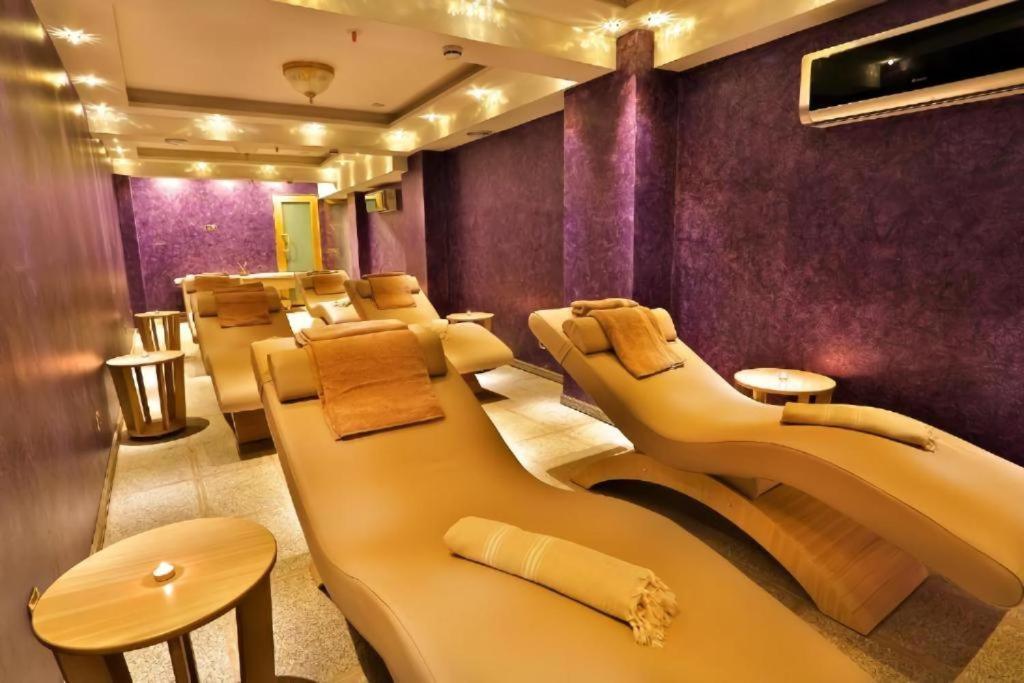 Emirhan Palace Hotel Истанбул Екстериор снимка
