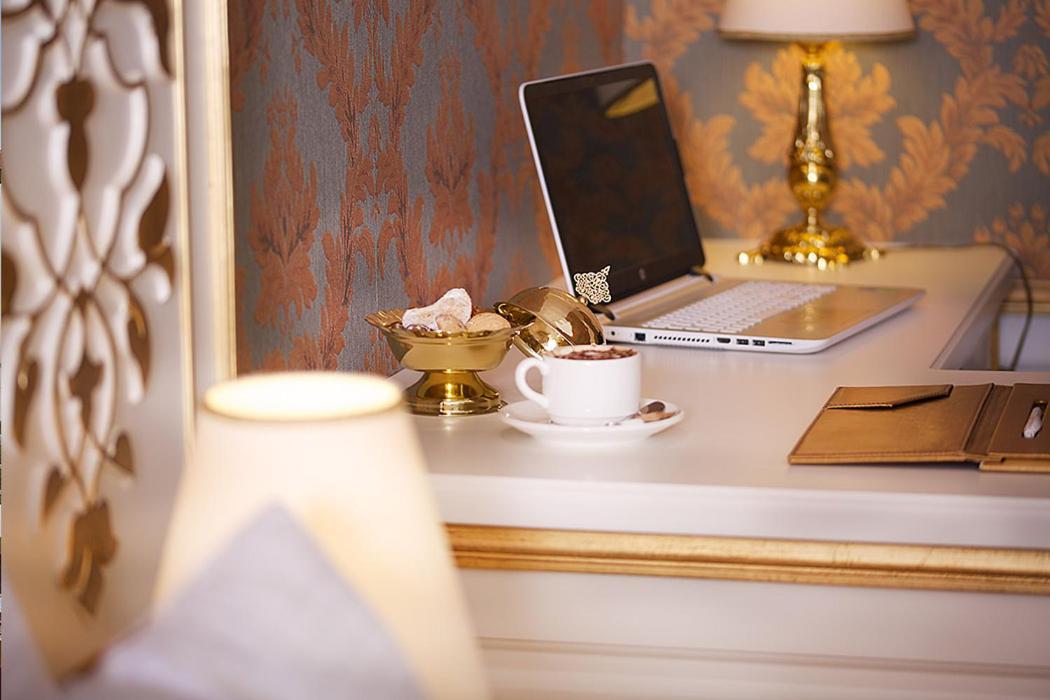 Emirhan Palace Hotel Истанбул Екстериор снимка